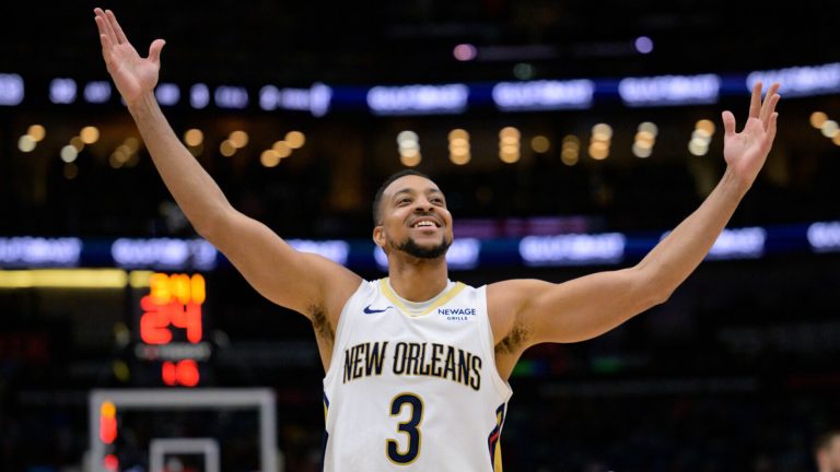 Pelicans pulling off four-player trade that also involves multiple draft picks