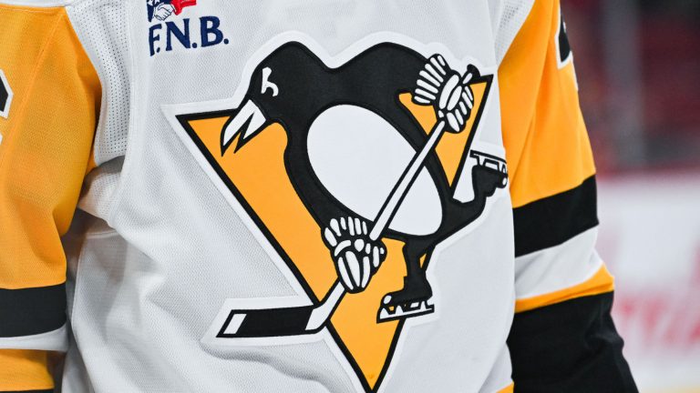 Penguins make decision on new HC