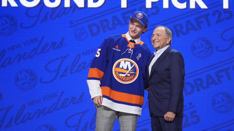 Islanders select defenceman Matthew Schaefer first overall in 2025 NHL Draft