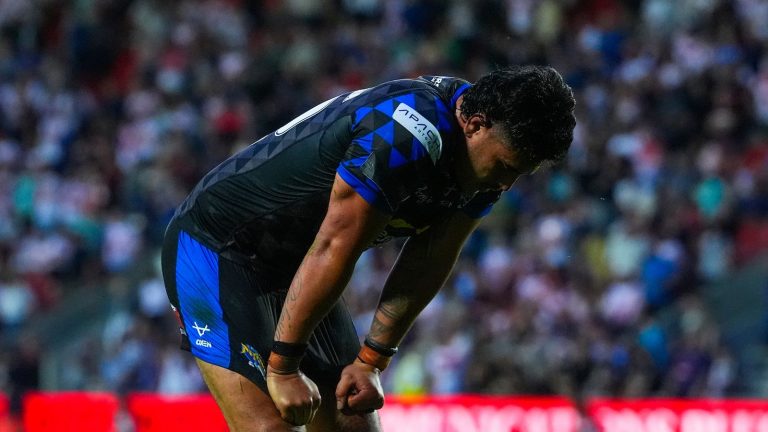 Leeds Rhinos’ Brad Arthur laments team’s ’embarrassing’ attitude in loss to St Helens | Rugby League News