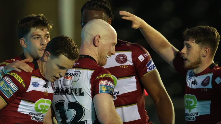 Super League: Wigan Warriors snatch late win over Castleford Tigers through Liam Farrell’s try three minutes from time | Rugby League News