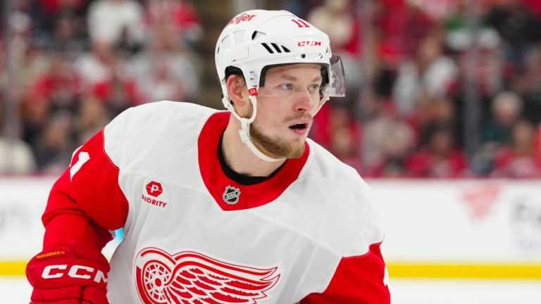 Wild acquire former first-round pick from Red Wings