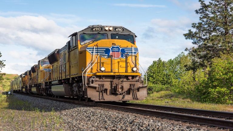 Union Pacific, Norfolk Southern explore potential merger