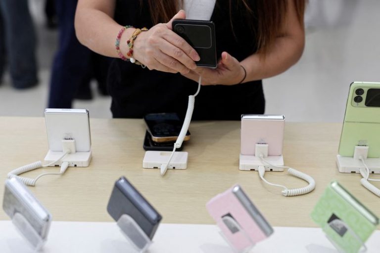 China smartphone market reverses to decline in Q2 after six quarters of growth