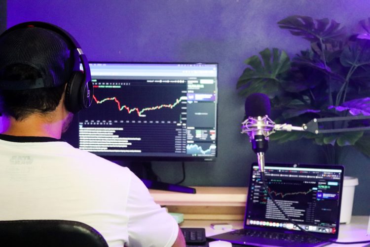 Analyst Bullish on Reddit (RDDT) Amid a New ‘Phenomenal’ Data Point Despite AI Concerns