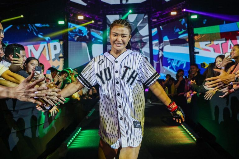 Stamp Fairtex makes surprise appearance at Superbon Training Center