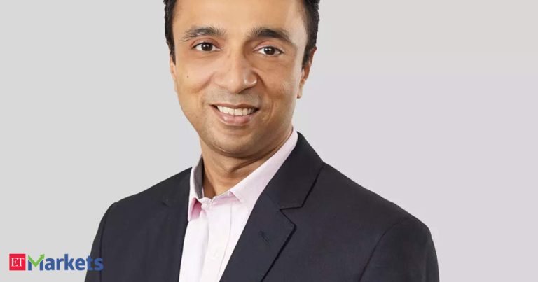 Nifty 50 companies grew only 3.5% last quarter, next 450 companies grew over 20%: Alok Agarwal