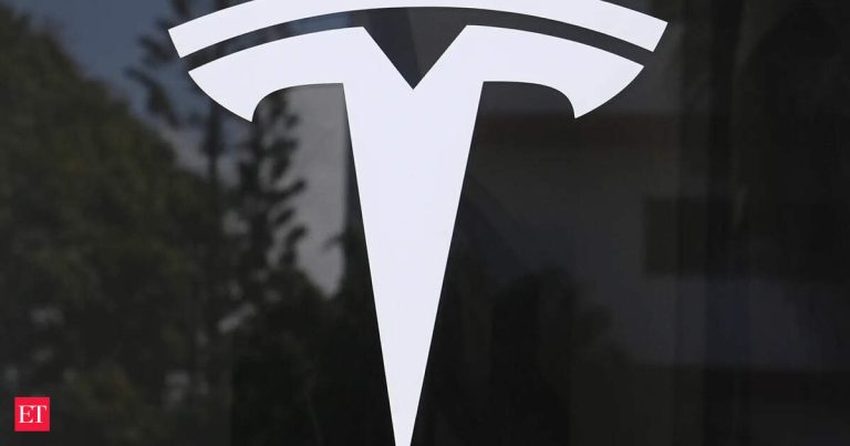 Tesla exec with no car-sales experience takes over sales