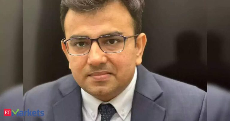 market setup: FIIs on sidelines due to high valuations despite macro strength: Jitendra Gohil