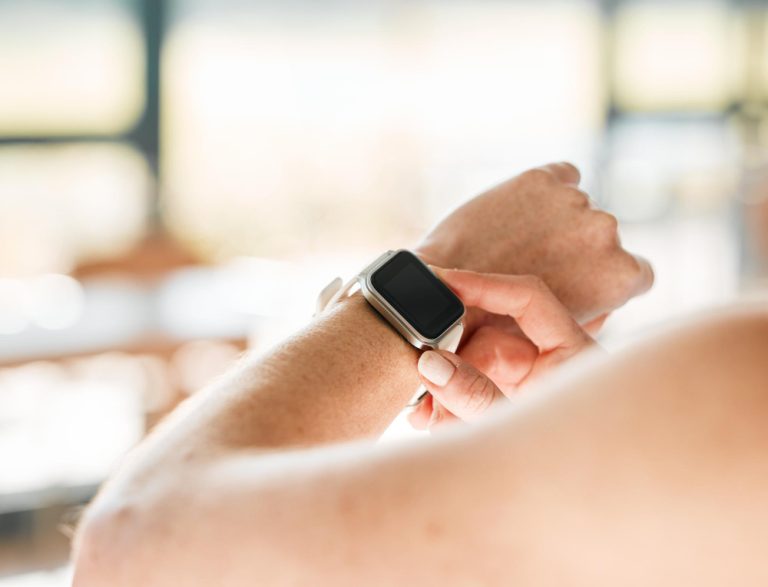 Can You Wear an Apple Watch in a Hot Tub?