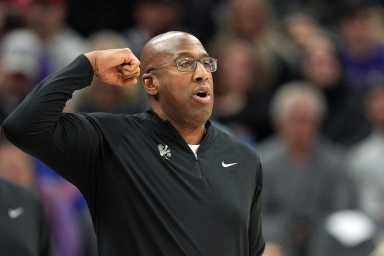 Report: Knicks hiring Mike Brown as head coach