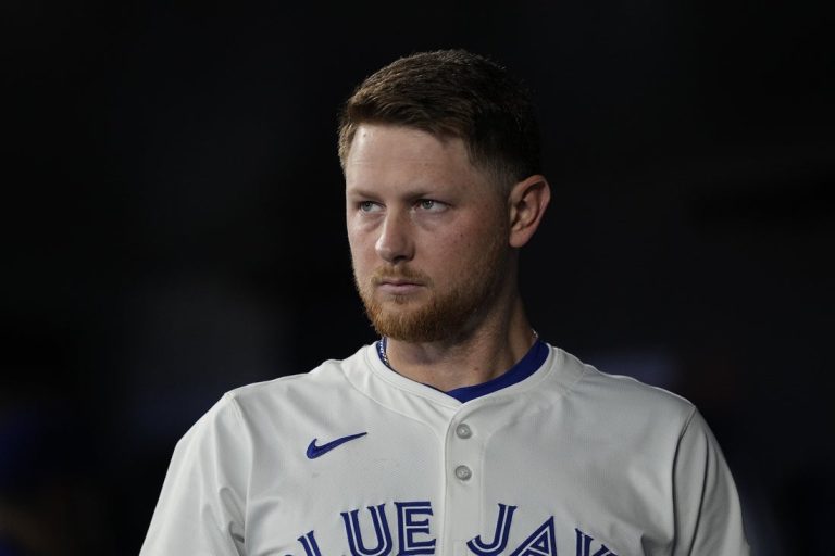 Division leaders clash as Blue Jays, Tigers begin series