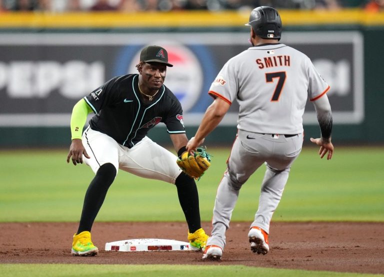 D-backs end 4-game skid with late rally against Giants