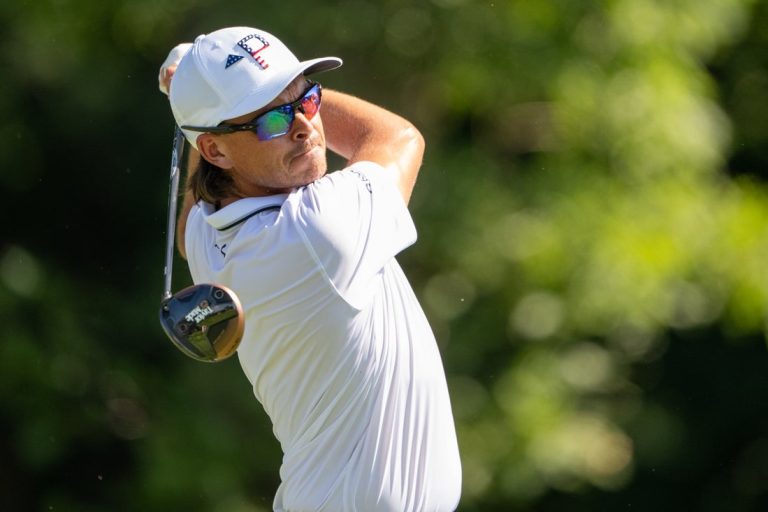 Rickie Fowler in contention and comfortable at The Open