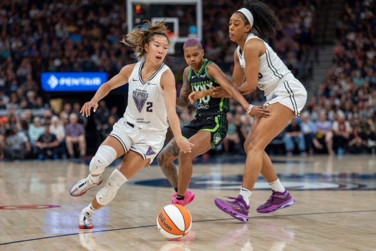 Napheesa Collier (22 points), Lynx handle Valkyries