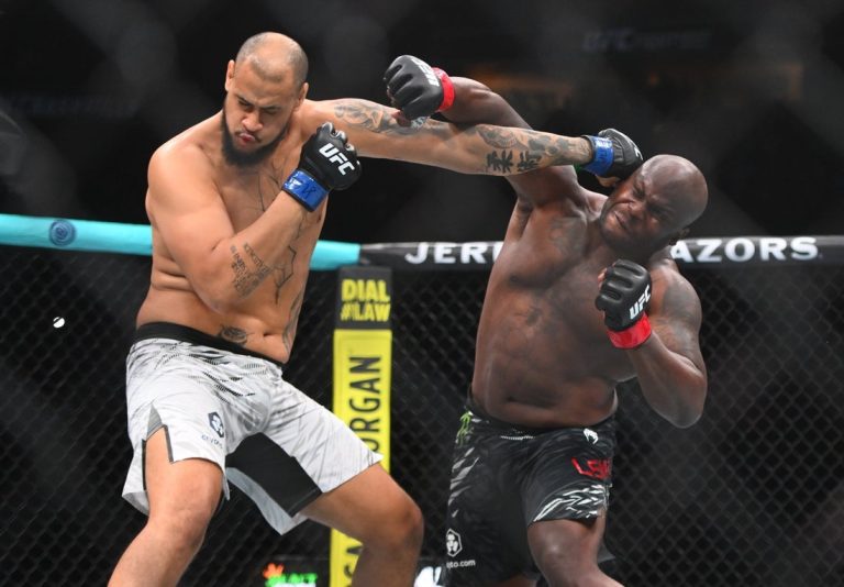 Derrick Lewis scores quick TKO of Tallison Teixeira in Nashville
