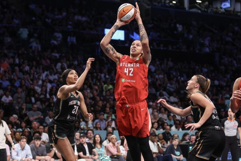 Brittney Griner returns to Phoenix with her Dream team to face Mercury