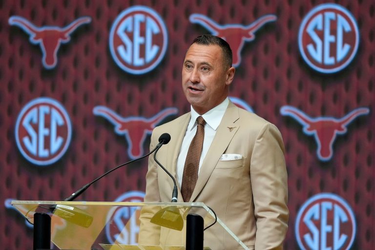 Fans clueless as Steve Sarkisian gets greeted with Texas A&M war hymn at SEC Media days 2025