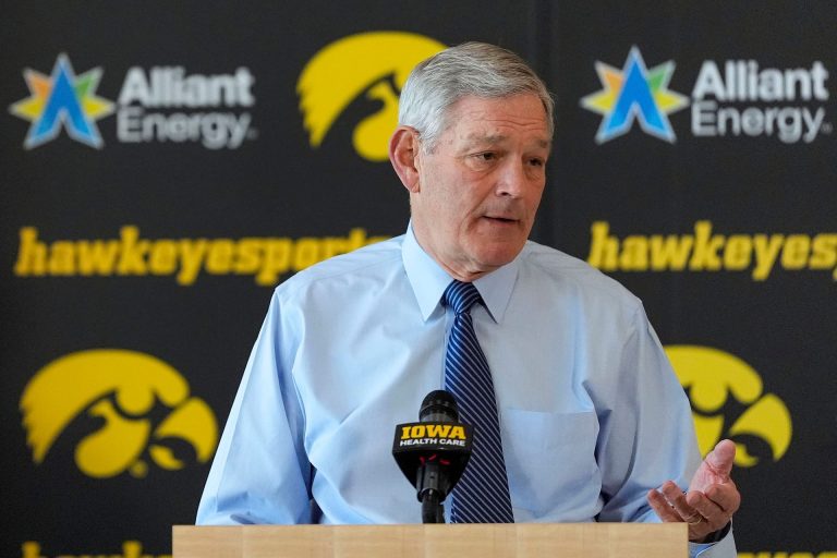Grading top Hawkeyes prospects ft. Mark Gronowski, Deshaun Lee, and more