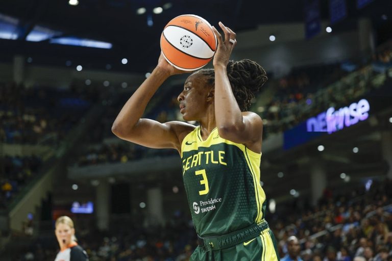 Inconsistent Storm look to move closer to playoffs against Sun