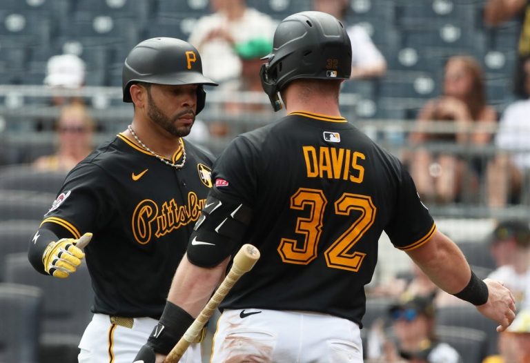 Fresh off recent success, Pirates ready to face struggling Giants