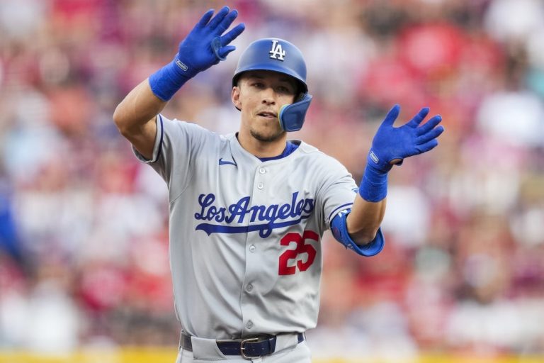 Will Smith drives home game-winner as Dodgers rally past Reds