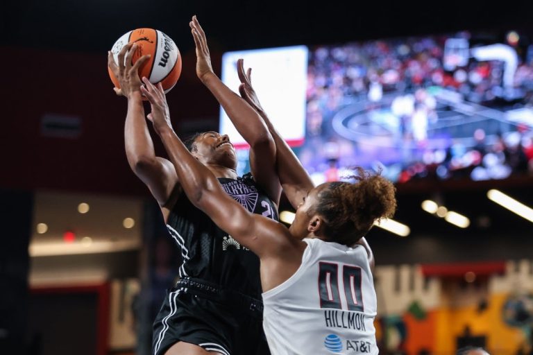 Valkyries’ Cecilia Zandalasini drills late jumper to deny Dream