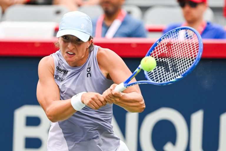 Iga Swiatek cruises, Naomi Osaka rallies in Montreal second-round play