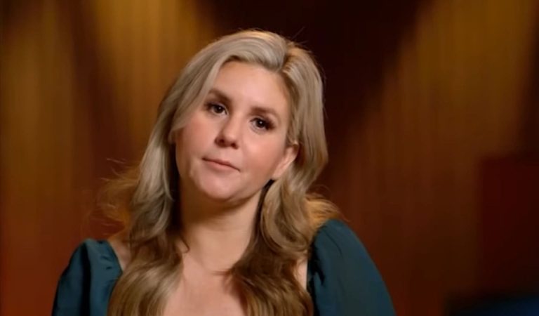 How does Storage Wars star Brandi Passante outsmart her rivals at auctions? Details explored