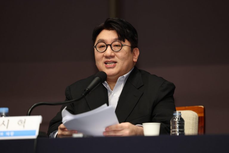 HYBE vows ‘cooperation’ with authorities as South Korea financial regulator prepares to refer Bang Si-hyuk to prosecutors (report)