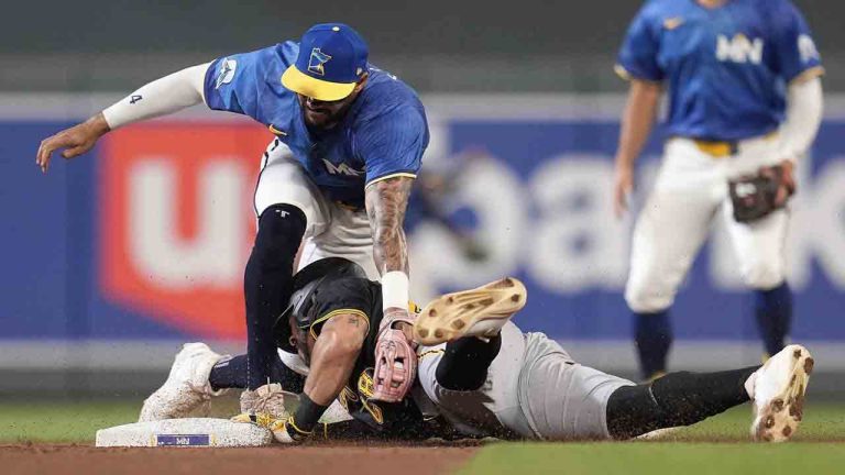 Twins’ Carlos Correa sprains ankle when baserunner slides into him at 2nd