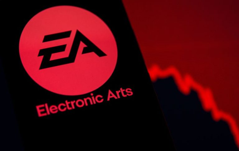 EA forecasts quarterly bookings below expectations on cautious gamer spending