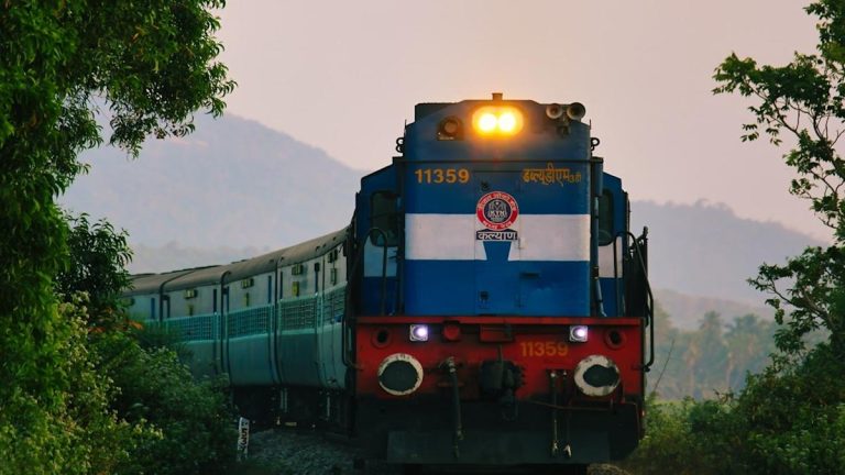 Indian Railways signs MoU with DFCCIL to install AI/ML-based inspection system