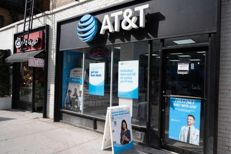 Here’s What to Expect From AT&T’s Next Earnings Report