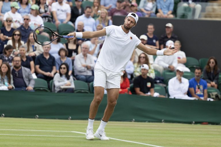 What country is Karen Khachanov from and why he does not have a national flag next to his name at Wimbledon