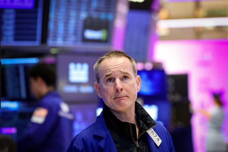 US stocks close higher, Treasury yields soften as tariff deadlines, earnings loom