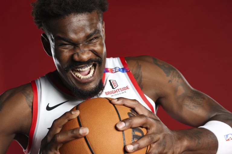 Deandre Ayton set to join Lakers after Portland buyout