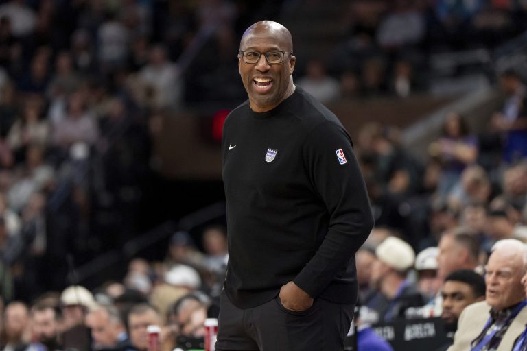 Knicks hire Mike Brown, a two-time Coach of the Year
