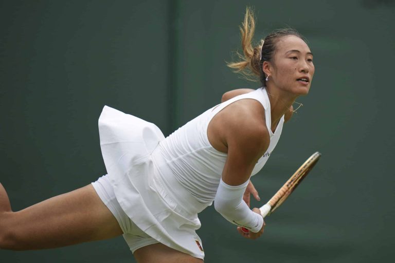 Zheng Qinwen loses in first round again