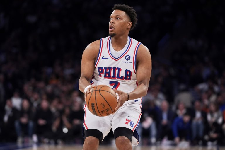 76ers re-sign Kyle Lowry, who is entering 20th season