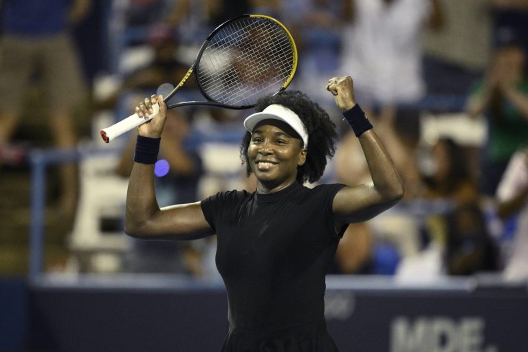 Venus Williams announces engagement after singles win