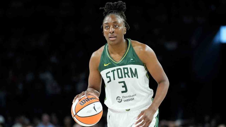 Storm silence Stewart in victory over Liberty