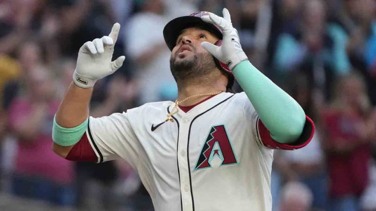 Report: Mariners acquiring Eugenio Suarez from Diamondbacks