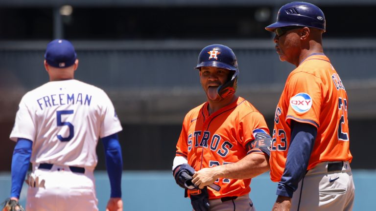 Astros complete sweep of Dodgers as Altuve hits third homer of series