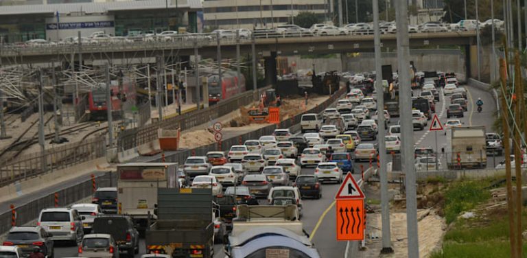 Seven consortia enter Gush Dan congestion charge tender