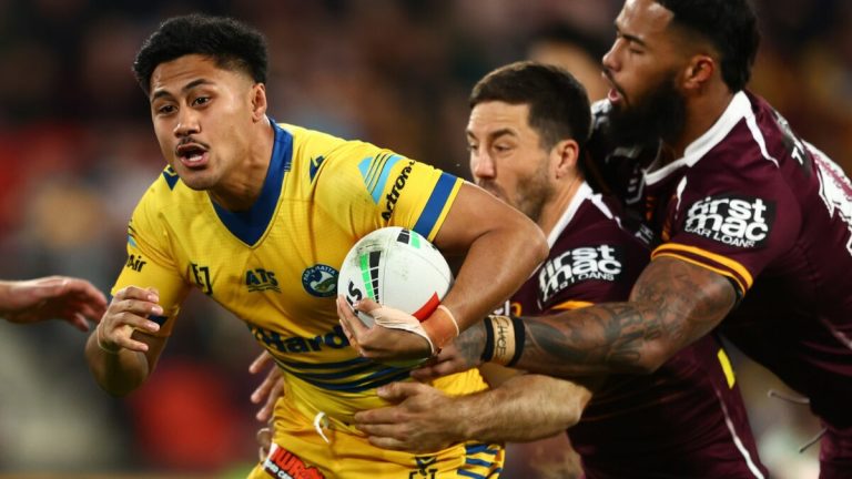 Eels end Broncos’ streak after last-gasp try disallowed, Cowboys down Dragons in touch footy shoot-out