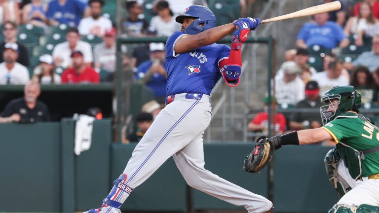 Blue Jays hold off A’s behind milestone efforts from Scherzer, Guerrero Jr.