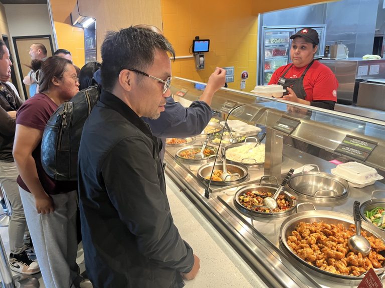 Famished, Manny Pacquiao stops at fastfood for express fix