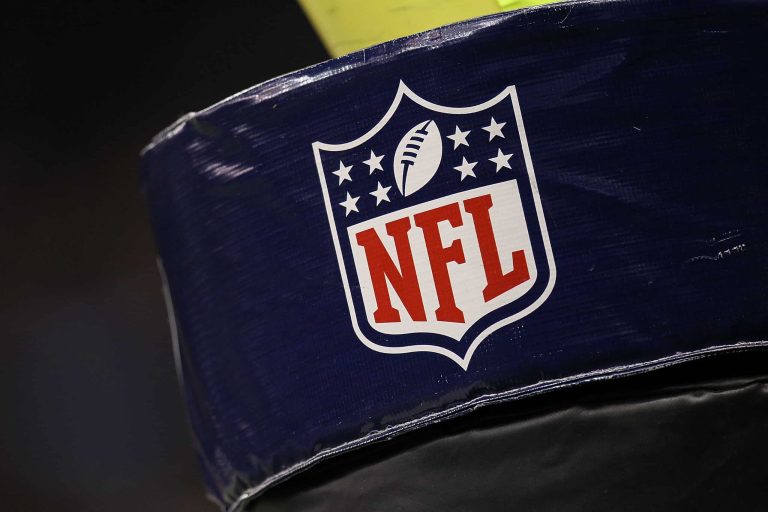 Analyst Believes 1 QB Is Facing Most Pressure This Season
