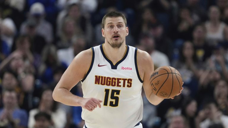 Report: Jokic informs Nuggets he won’t sign extension this off-season